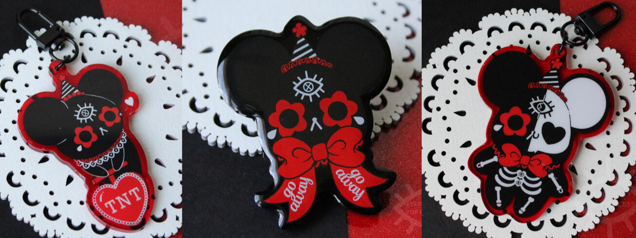 Spooky Mouse Pins x Keychains